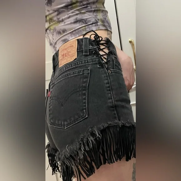 Levi’s red tag altered black denim jean shorts - Picture 3 of 5
